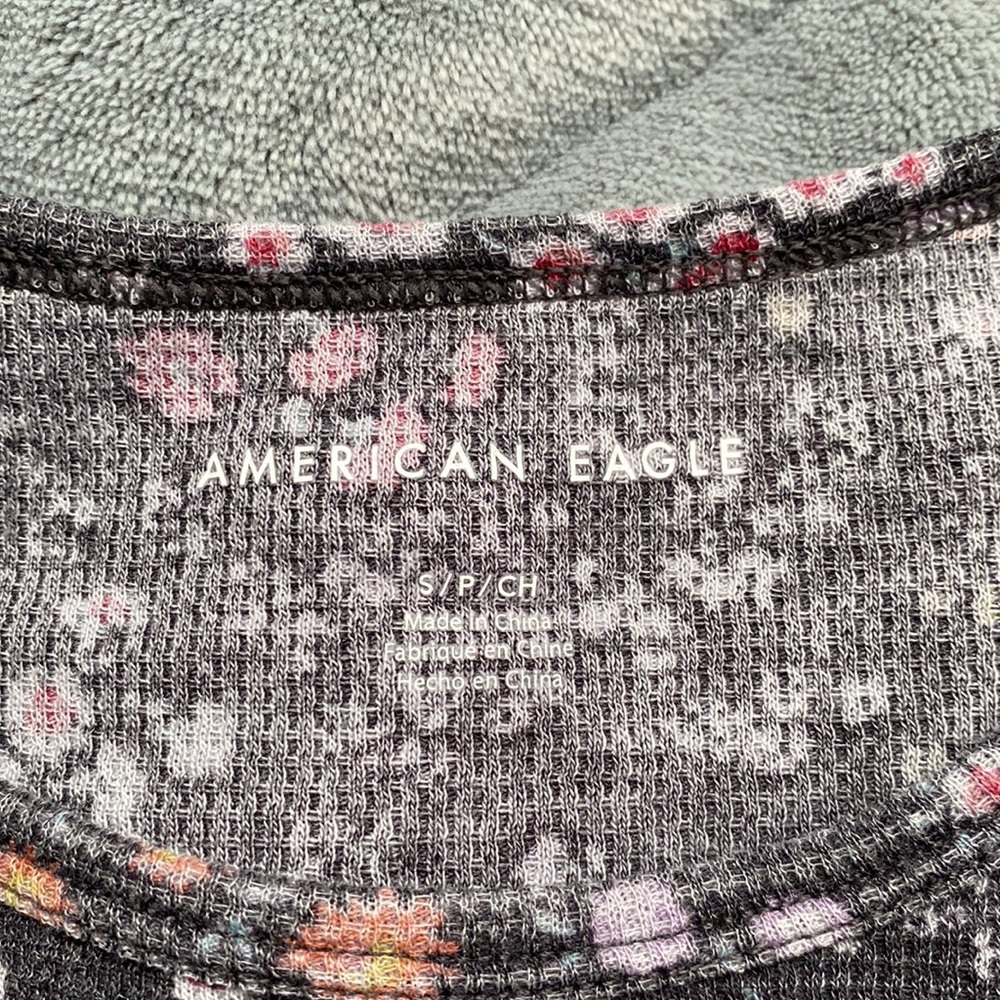 American Eagle Baby Tee - Picture 2 of 3